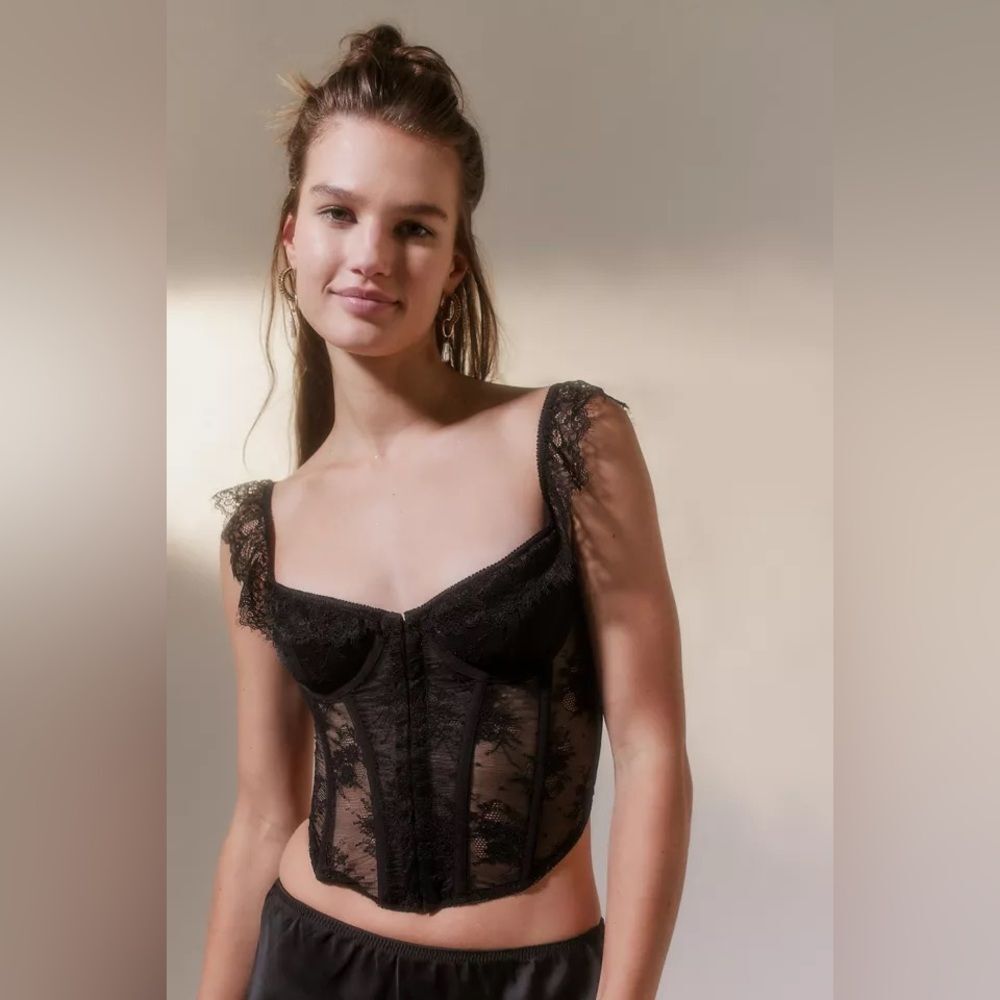UO Lioness Some Like It Hot Lace Corset - Picture 7 of 8